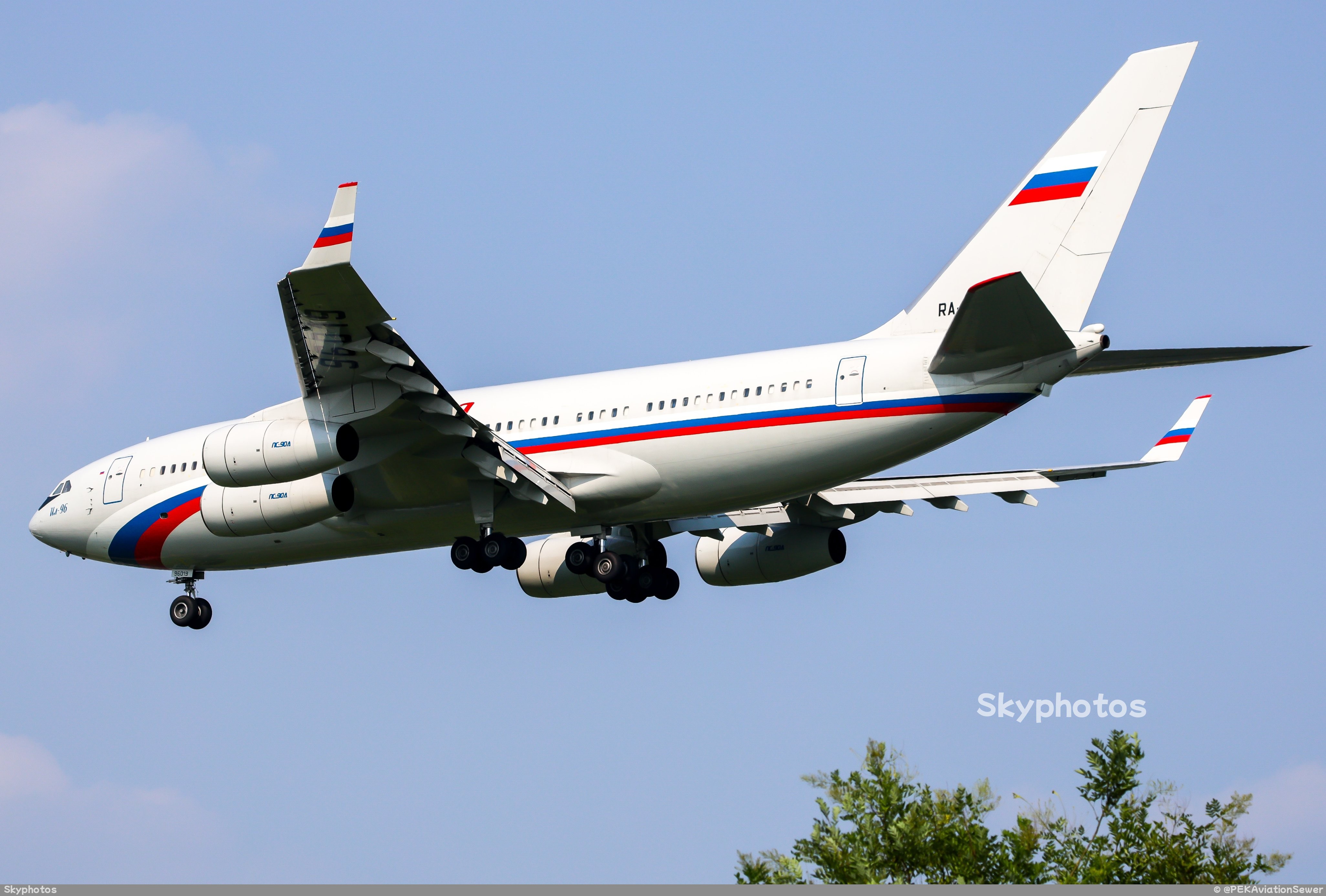 俄罗斯特别飞行队 IL-96-300